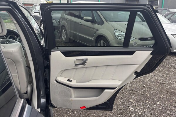 Used Mercedes-Benz E Class 2015 for sale - 76283128: Photo 43