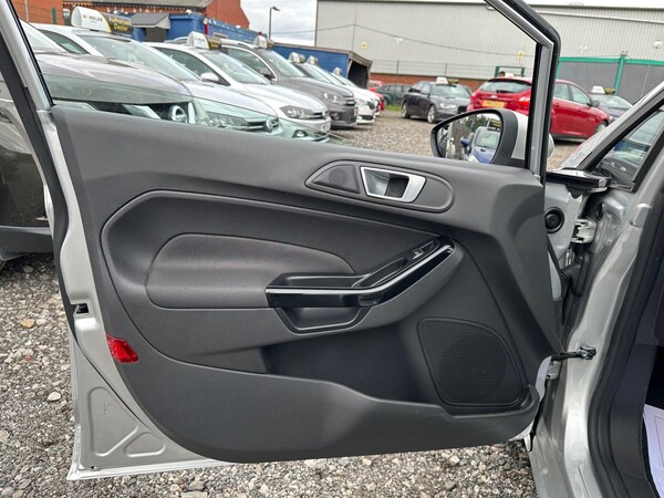 Used Ford Fiesta 2013 for sale - 76283941: Photo 29