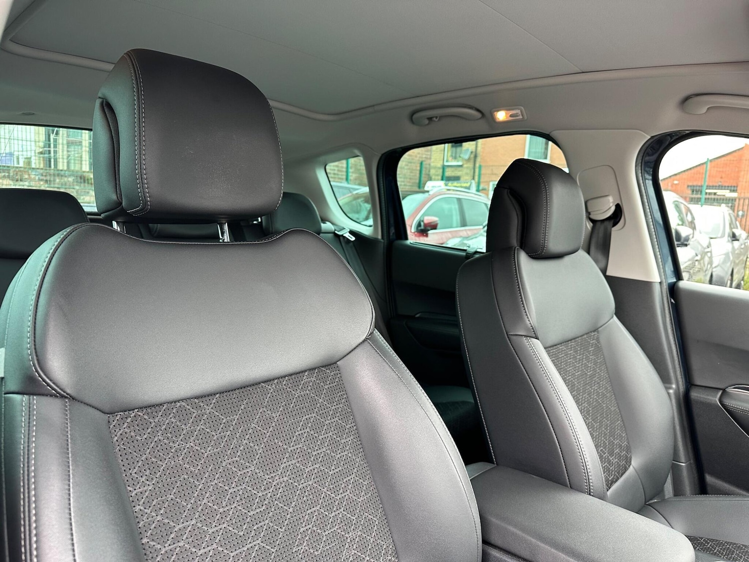 Used Peugeot 3008 2016 for sale - 76283825: Photo 16