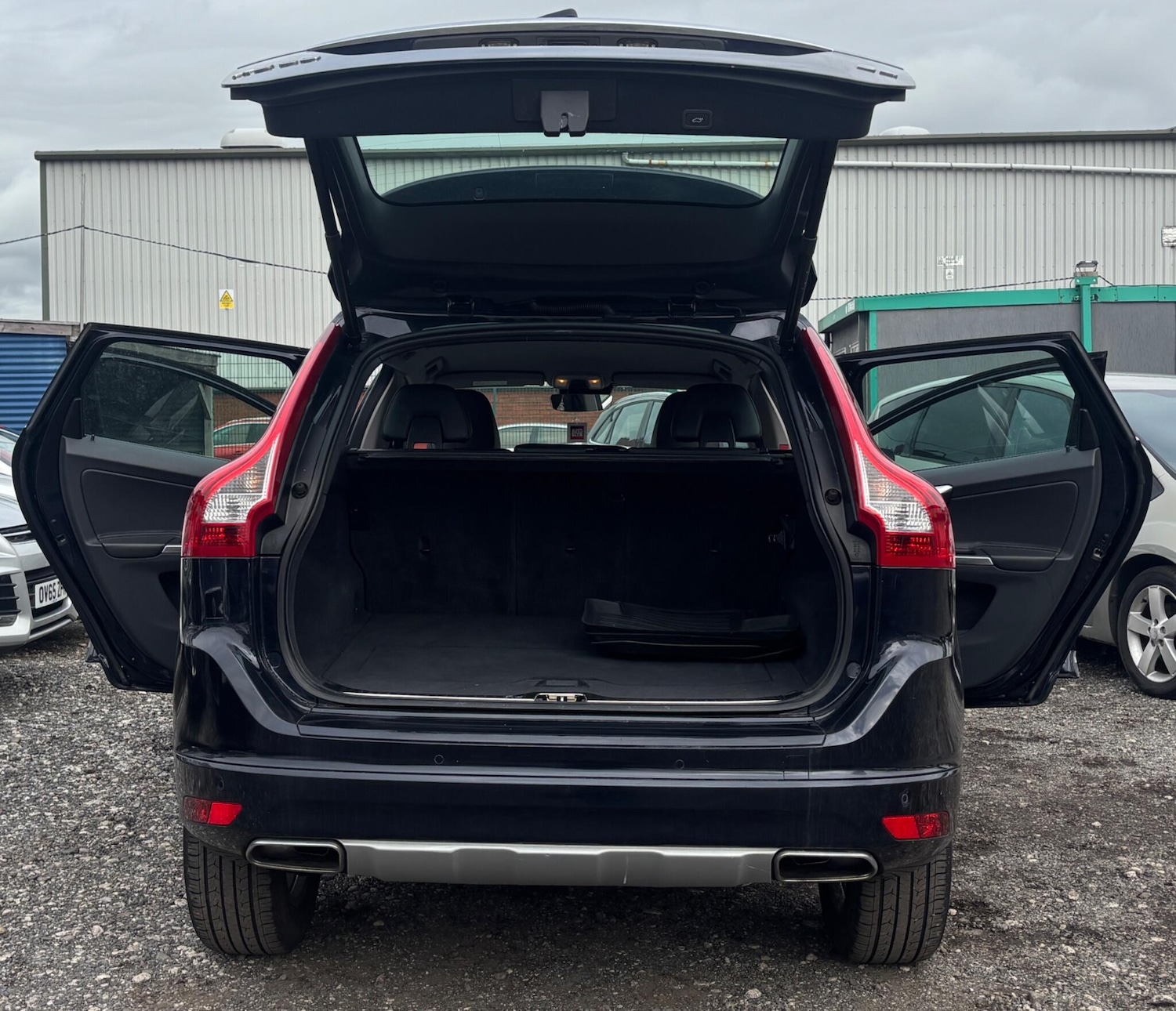 Used Volvo XC60 2016 for sale - 76283239: Photo 11