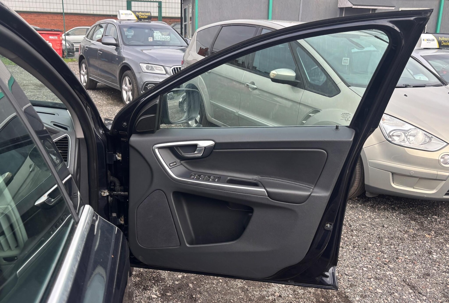 Used Volvo XC60 2016 for sale - 76283239: Photo 17