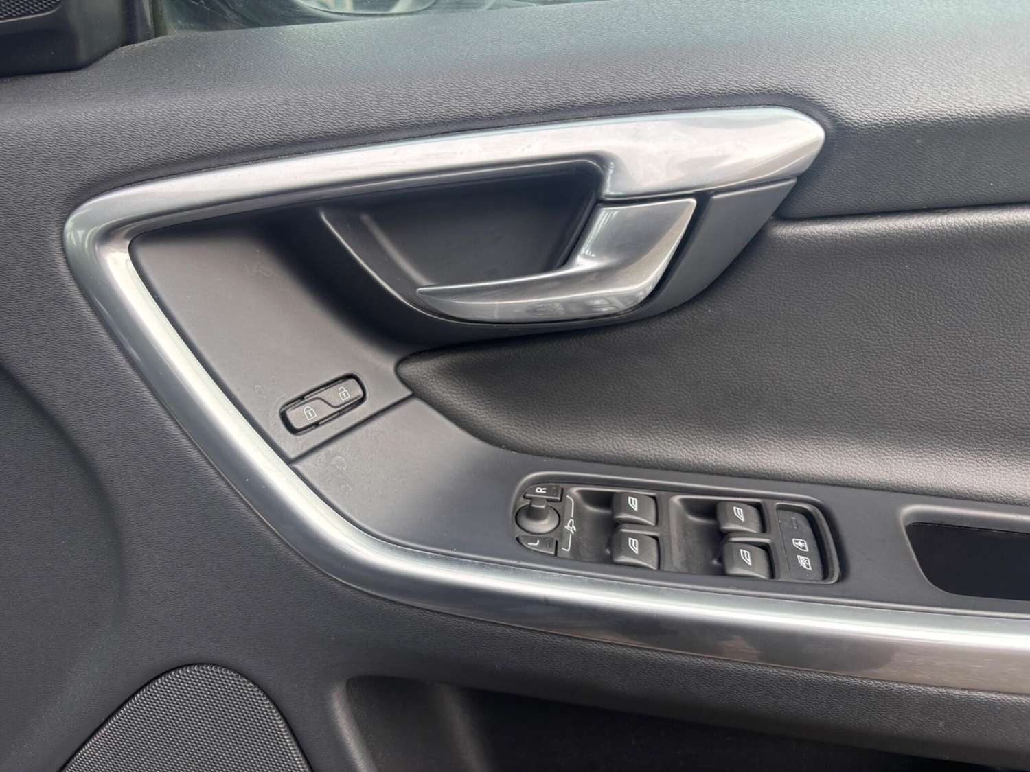 Used Volvo XC60 2016 for sale - 76283239: Photo 18