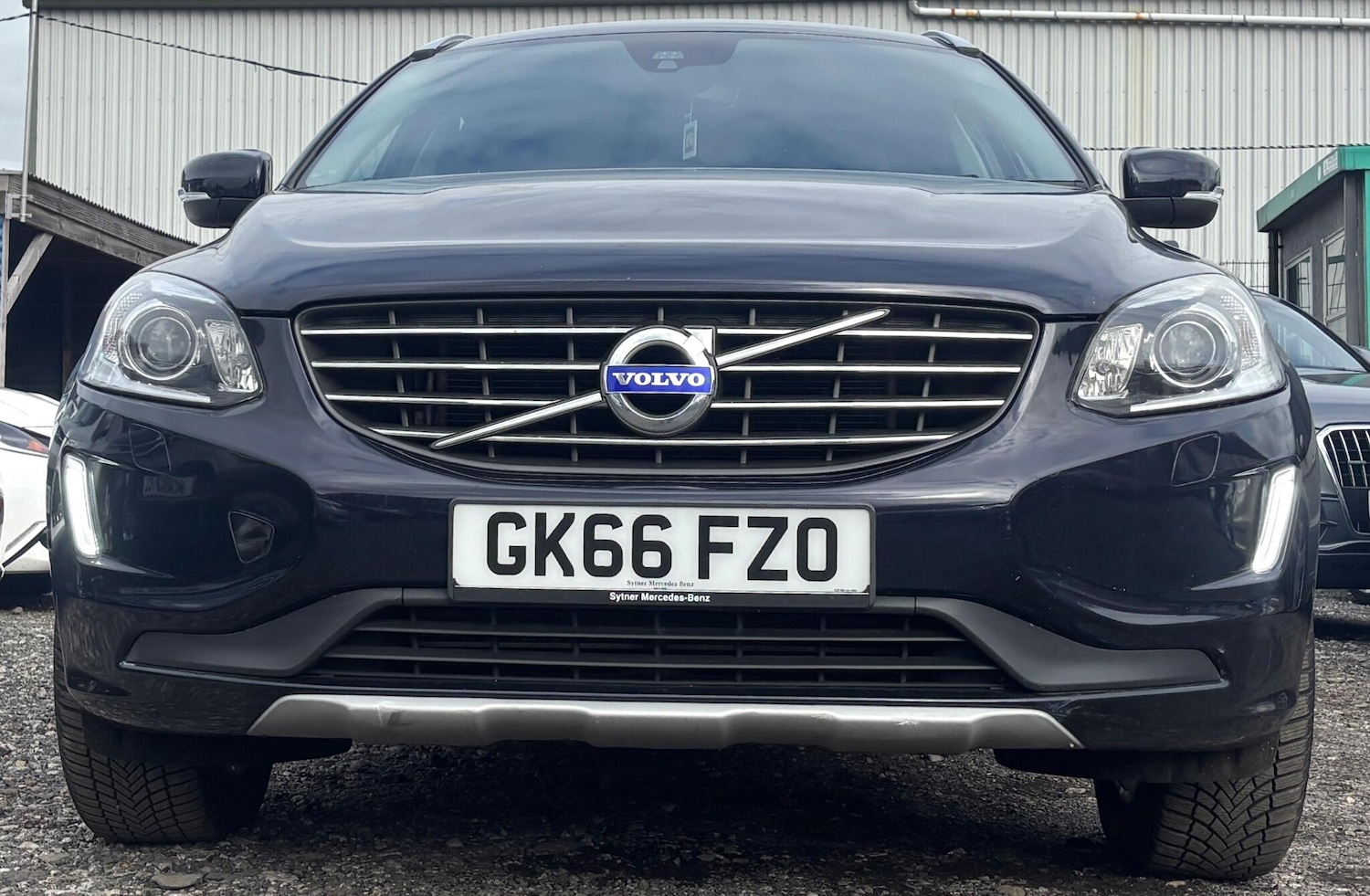 Used Volvo XC60 2016 for sale - 76283239: Photo 2