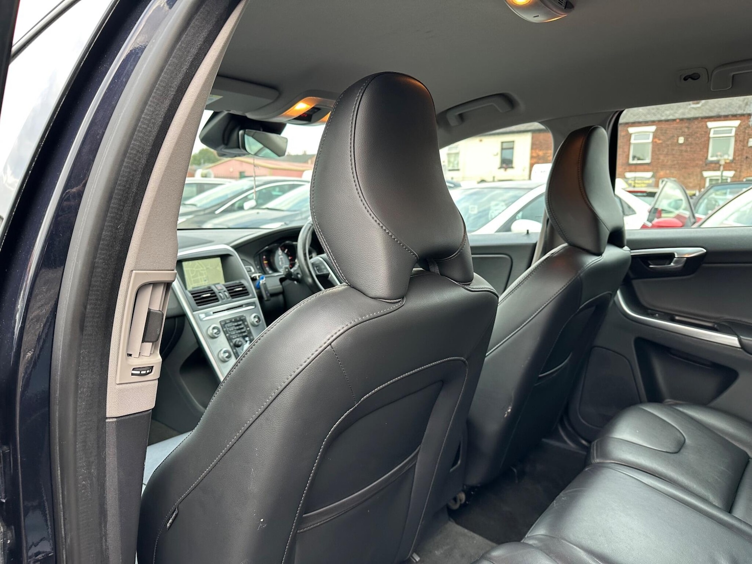 Used Volvo XC60 2016 for sale - 76283239: Photo 32