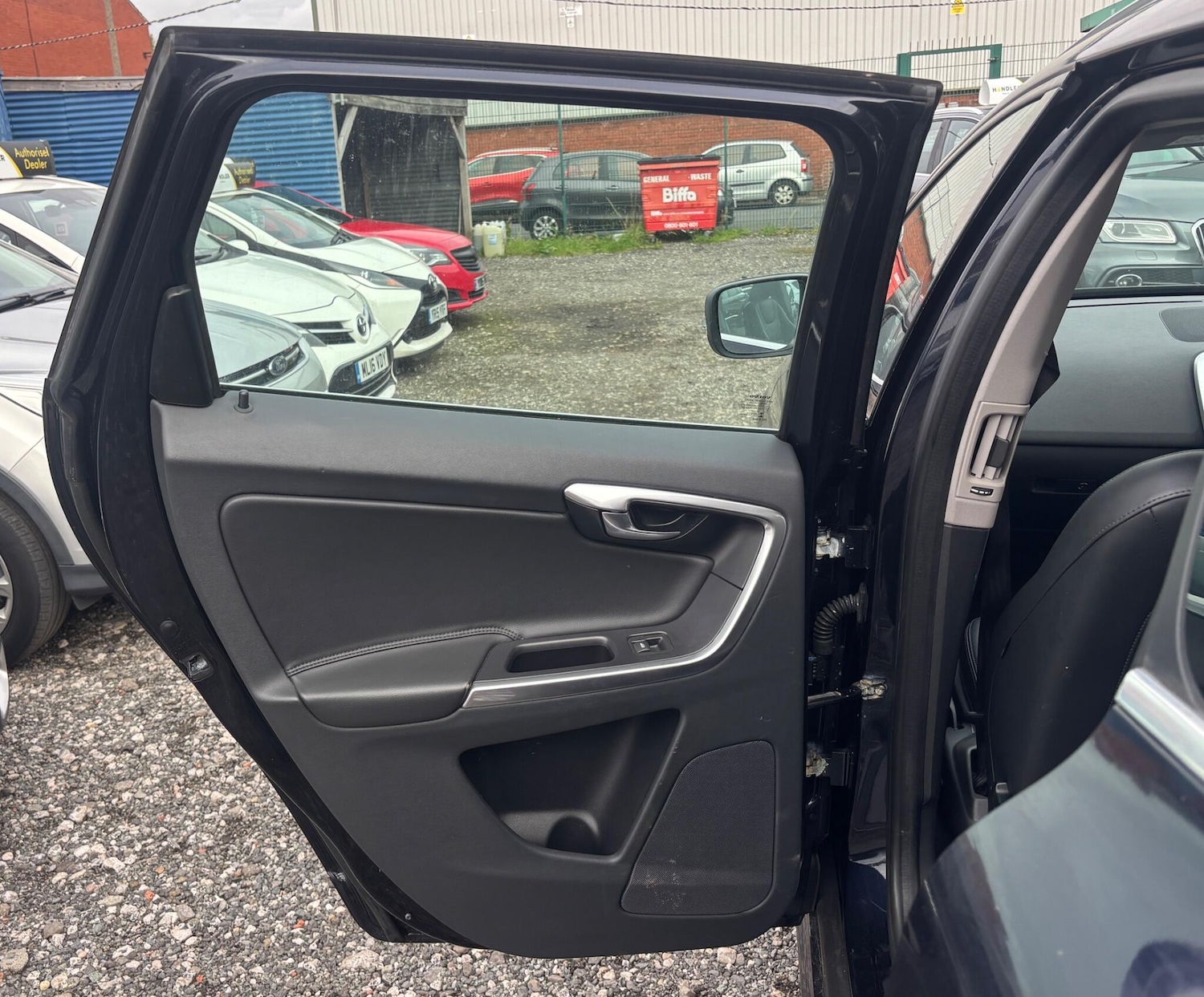 Used Volvo XC60 2016 for sale - 76283239: Photo 35