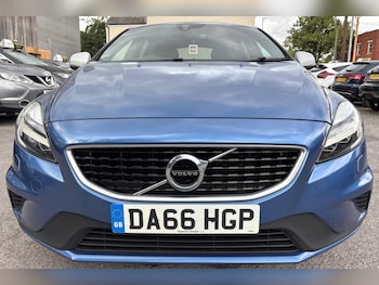Used Volvo V40 2016 for sale - 79440946: Photo