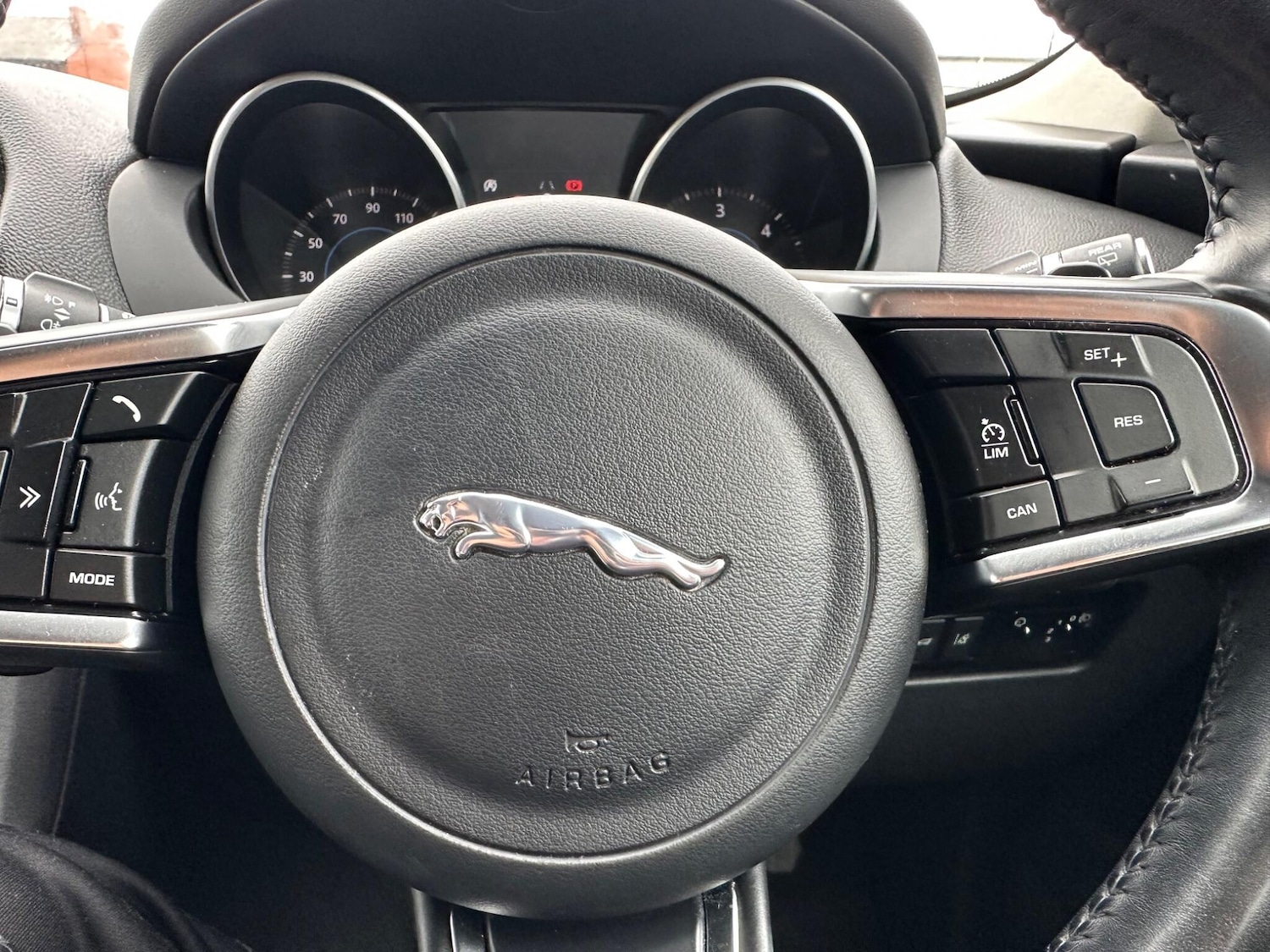 Used Jaguar F-Pace 2018 for sale - 76283541: Photo 21