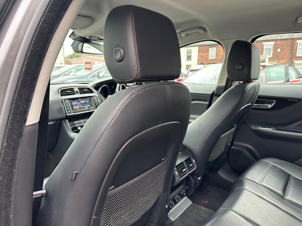 Used Jaguar F-Pace 2018 for sale - 76283541: Photo 30