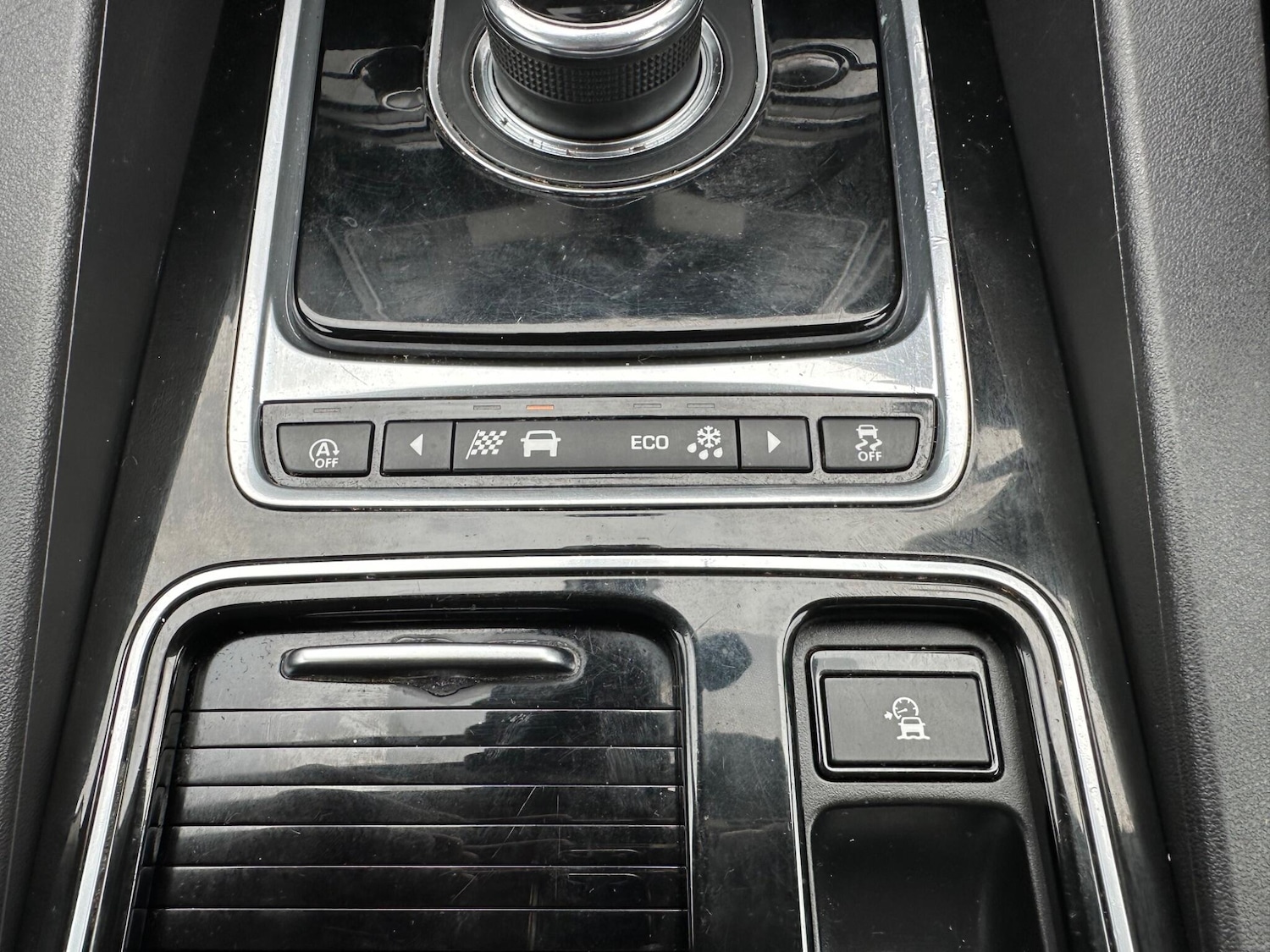 Used Jaguar F-Pace 2018 for sale - 76283541: Photo 43