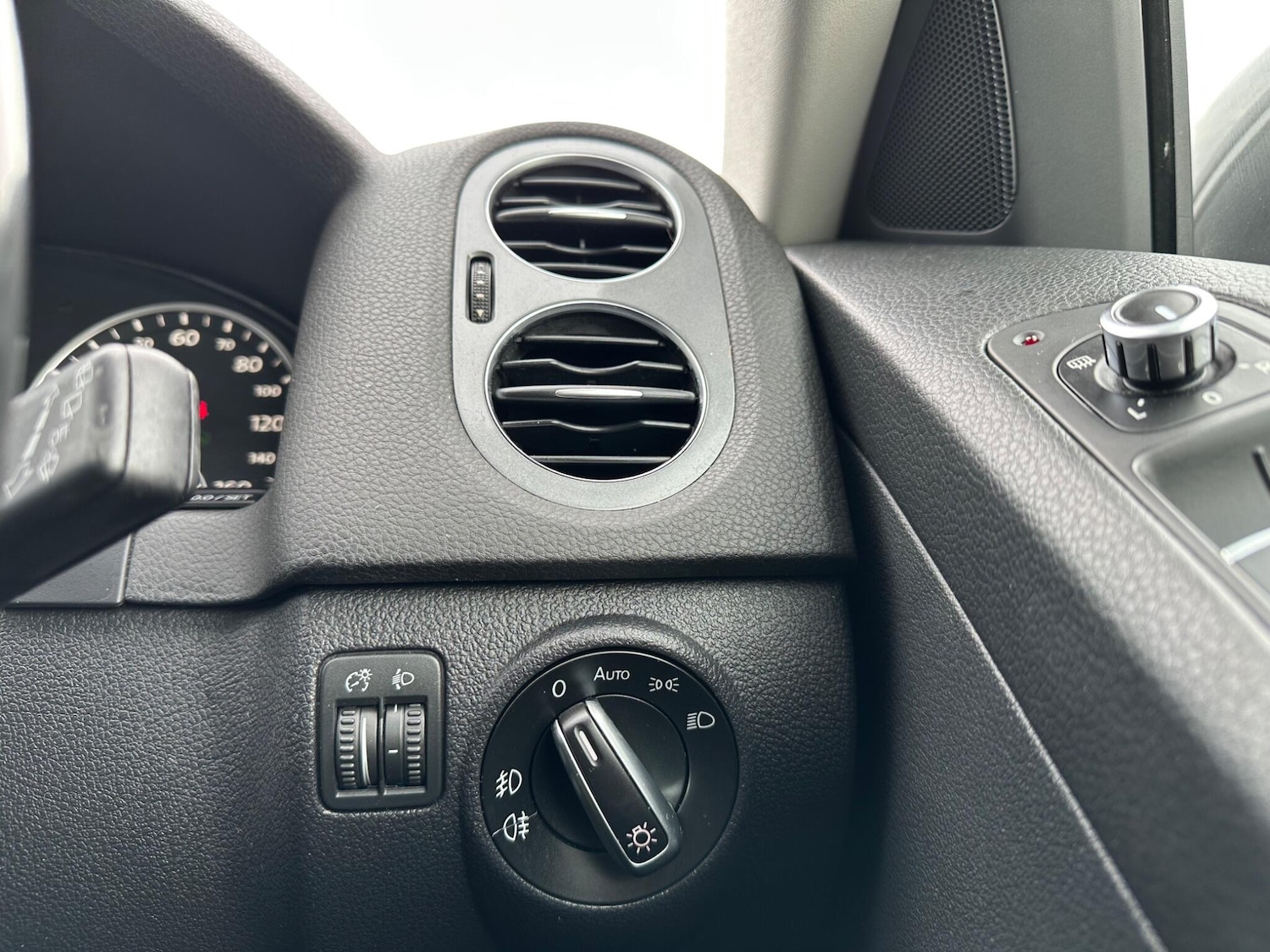 Used Volkswagen Tiguan 2013 for sale - 76371310: Photo 24