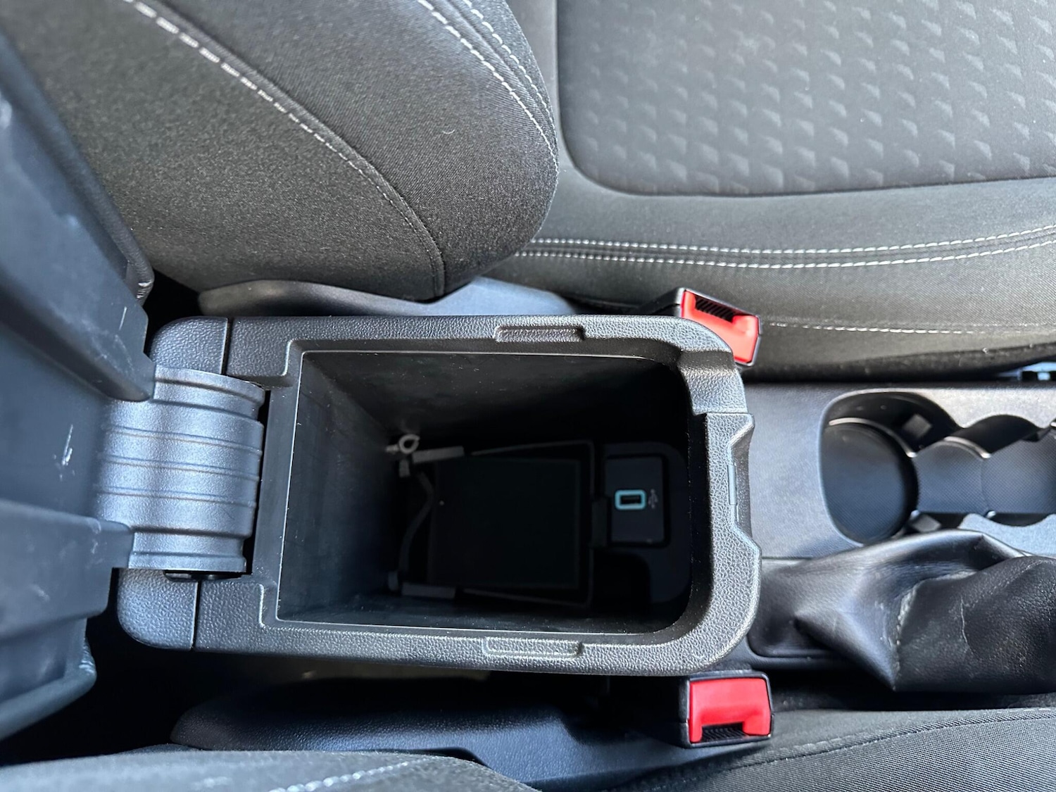 Used Ford Fiesta 2018 for sale - 76283301: Photo 44