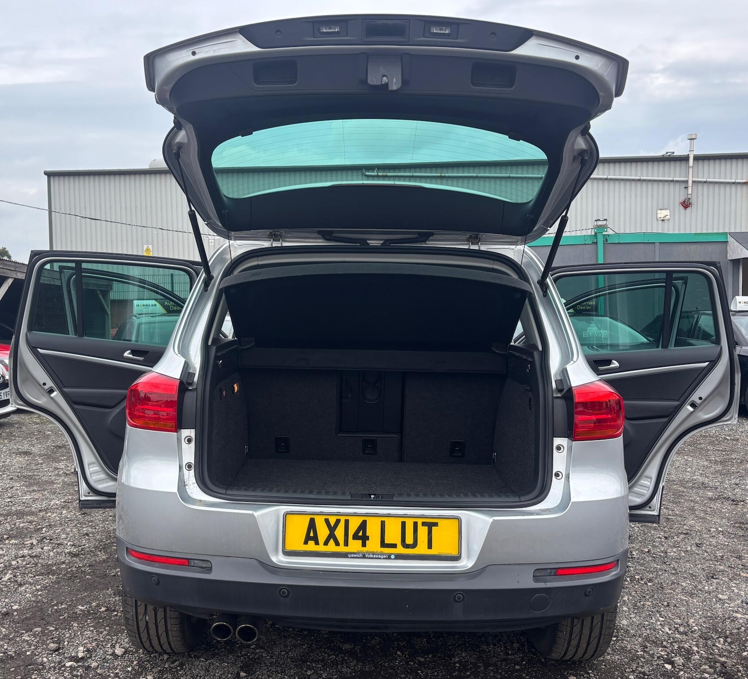 Used Volkswagen Tiguan 2014 for sale - 76283244: Photo 12