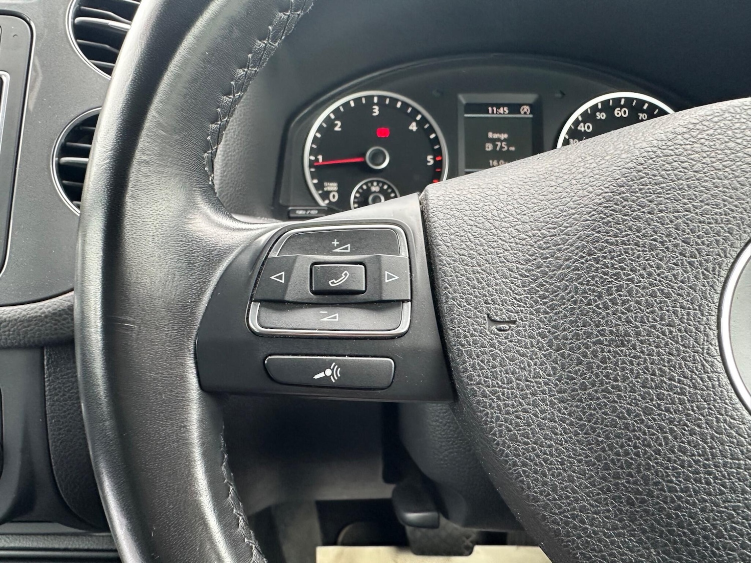 Used Volkswagen Tiguan 2014 for sale - 76283244: Photo 22