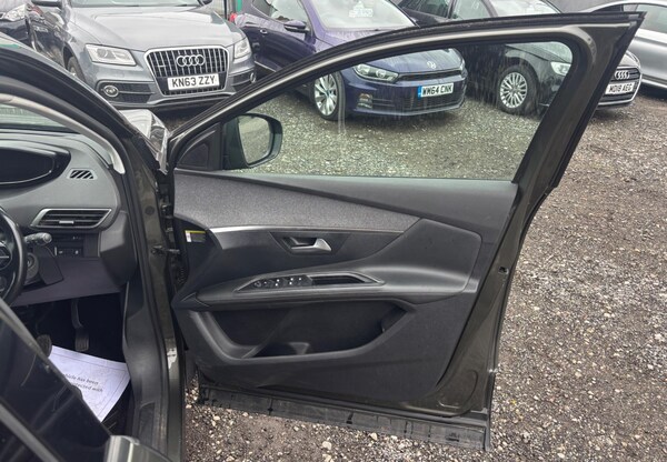 Used Peugeot 3008 2020 for sale - 76282884: Photo 16