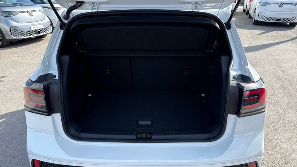 Used Volkswagen T-Cross 2024 for sale - 76869090: Photo 16