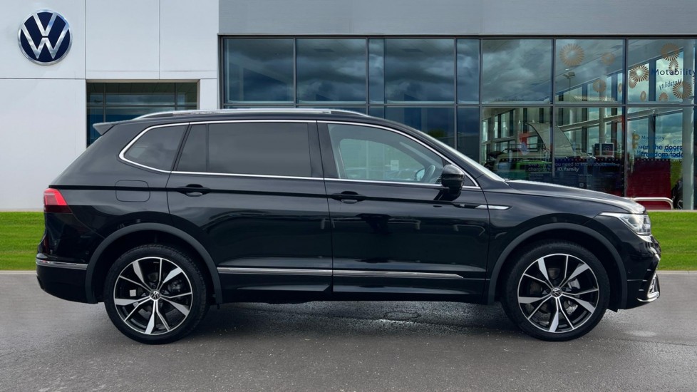 Used Volkswagen Tiguan Allspace 2025 for sale - 76873475: Photo 4