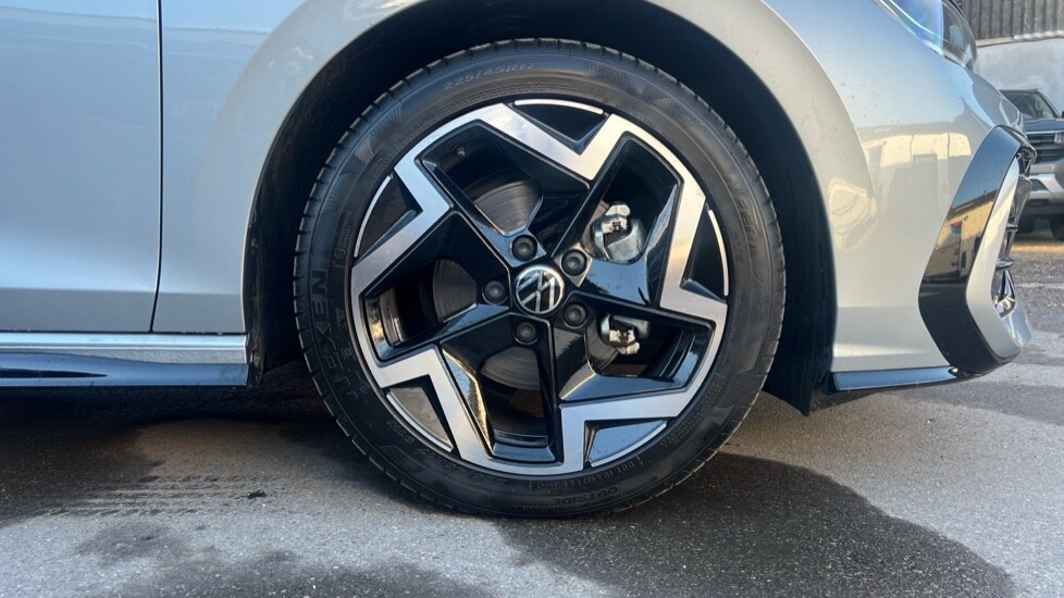 Used Volkswagen Golf 2025 for sale - 76872412: Photo 18