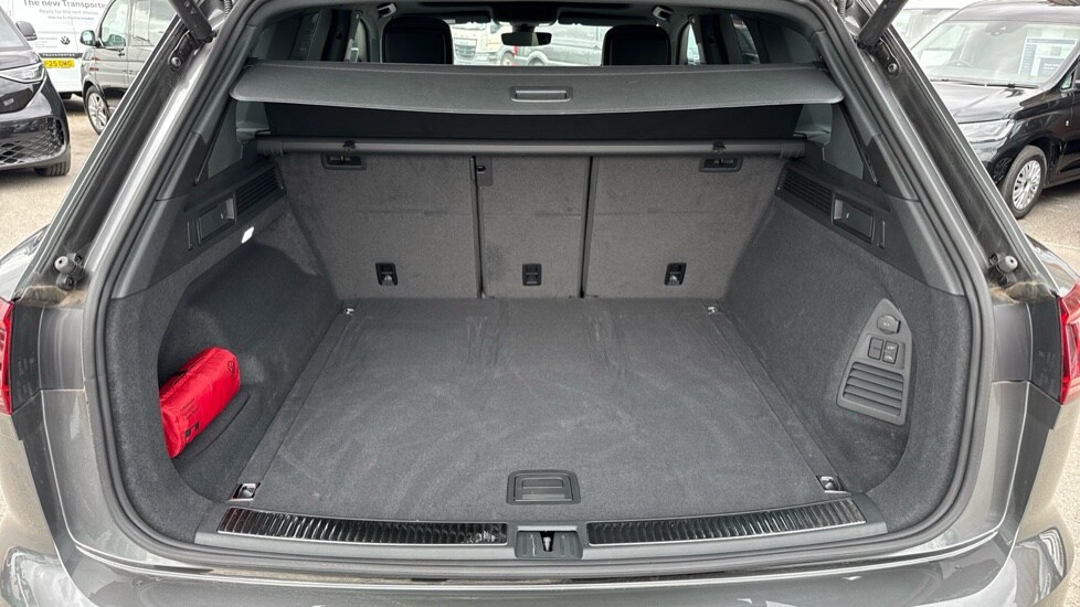 Used Volkswagen Touareg 2025 for sale - 75784030: Photo 16