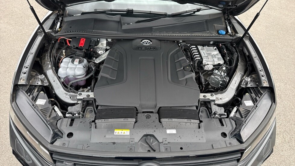 Used Volkswagen Touareg 2025 for sale - 75784030: Photo 17