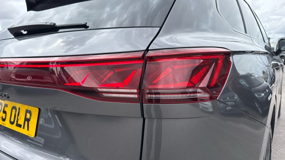 Used Volkswagen Touareg 2025 for sale - 75784030: Photo 29
