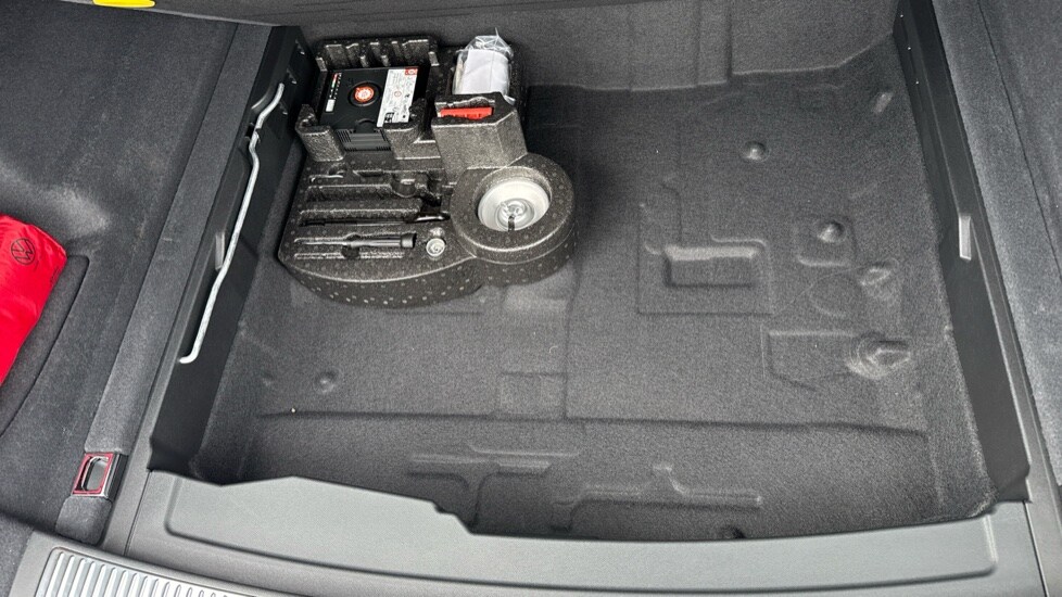 Used Volkswagen Touareg 2025 for sale - 75784030: Photo 32