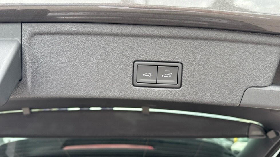 Used Volkswagen Touareg 2025 for sale - 75784030: Photo 34