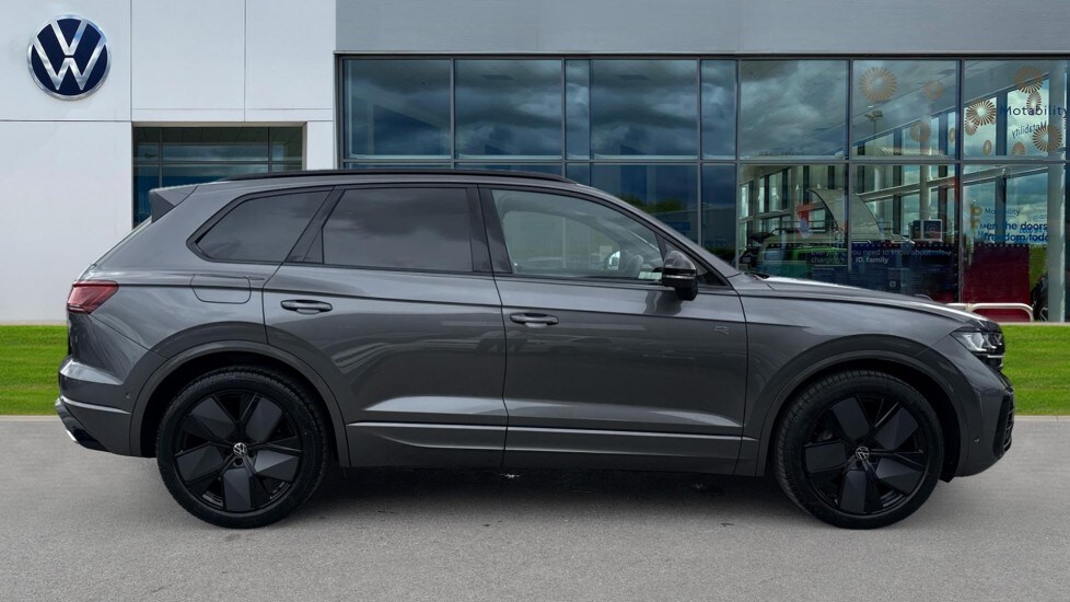Used Volkswagen Touareg 2025 for sale - 75784030: Photo 4