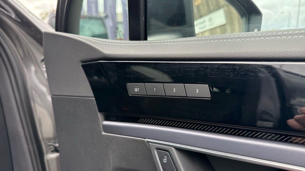 Used Volkswagen Touareg 2025 for sale - 75784030: Photo 40