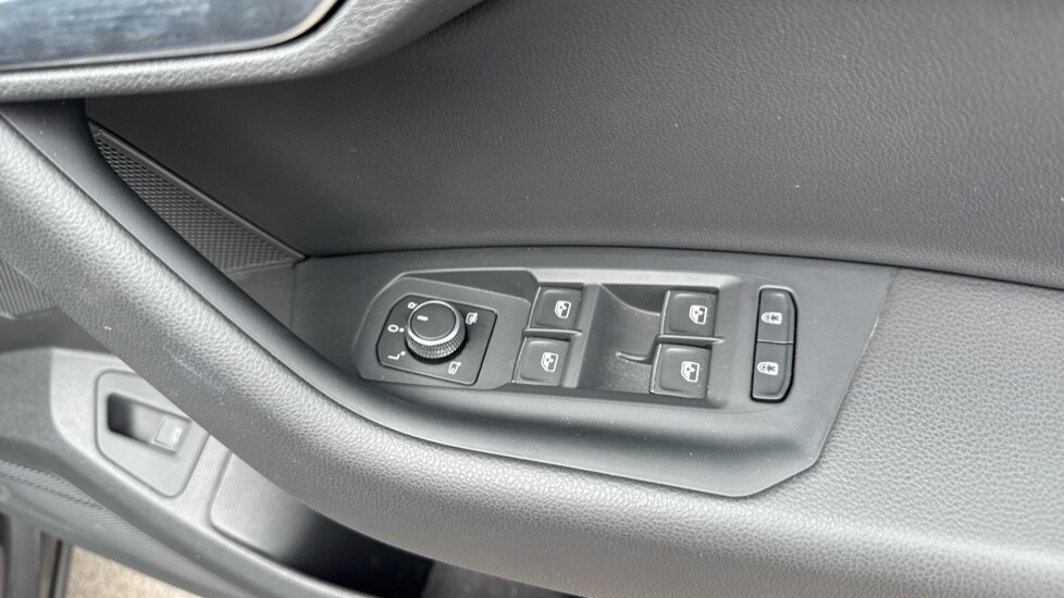 Used Volkswagen Touareg 2025 for sale - 75784030: Photo 41