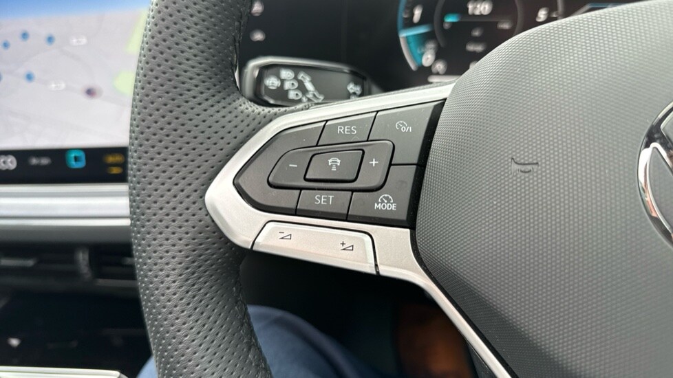 Used Volkswagen Touareg 2025 for sale - 75784030: Photo 48
