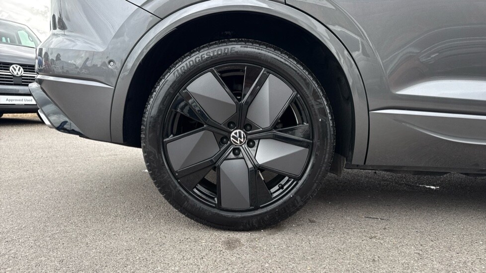 Used Volkswagen Touareg 2025 for sale - 75784030: Photo 5