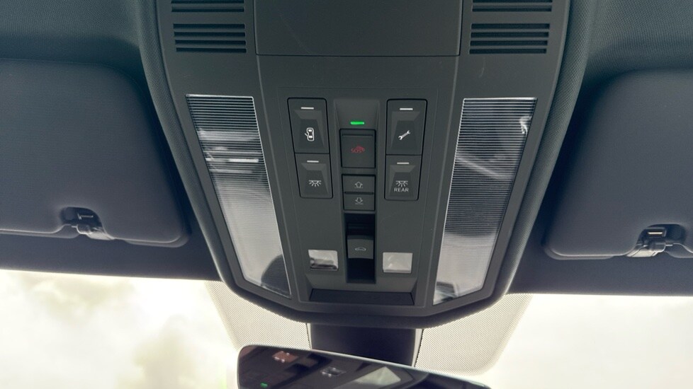 Used Volkswagen Touareg 2025 for sale - 75784030: Photo 63