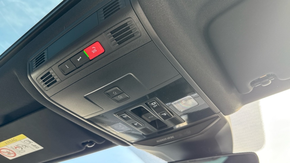 Used Volkswagen T-Roc 2025 for sale - 76901215: Photo 17