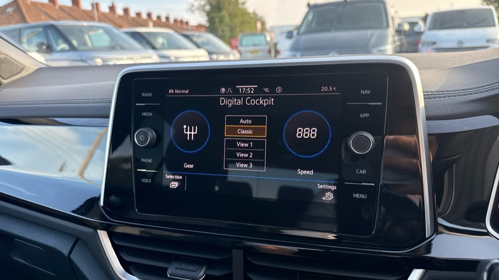 Used Volkswagen T-Roc 2025 for sale - 76901215: Photo 23