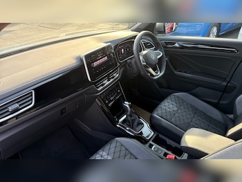 Used Volkswagen T-Roc 2025 for sale - 76901215: Photo