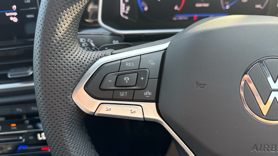 Used Volkswagen T-Roc 2025 for sale - 76901215: Photo 31