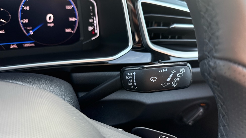 Used Volkswagen T-Roc 2025 for sale - 76901215: Photo 32