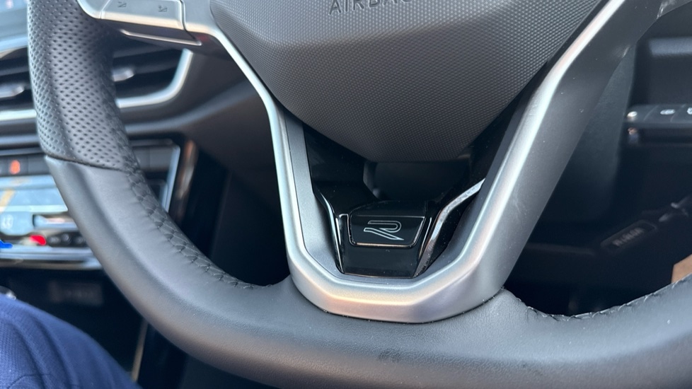 Used Volkswagen T-Roc 2025 for sale - 76901215: Photo 43