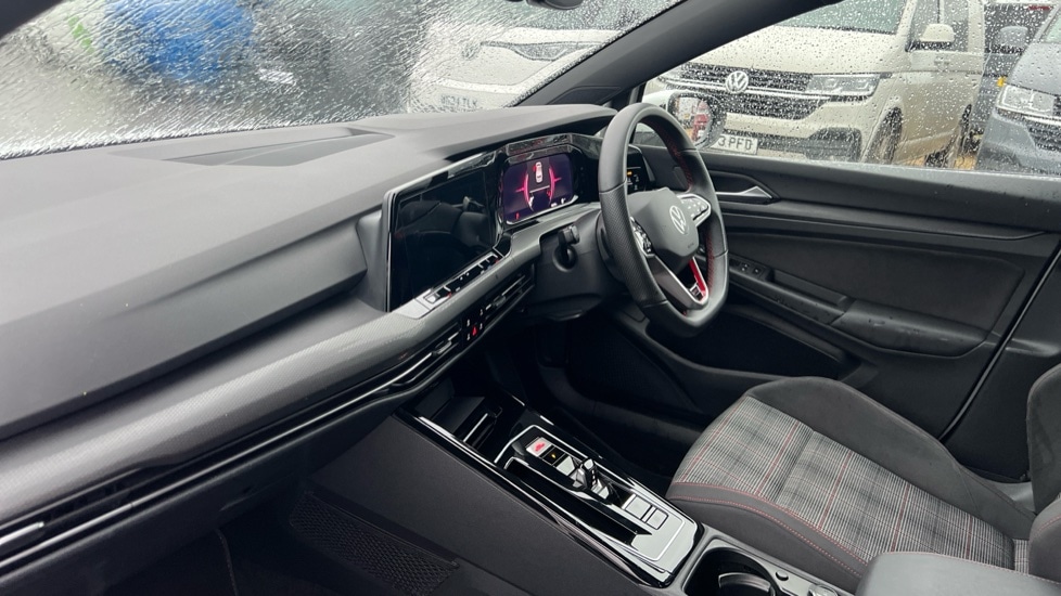 Used Volkswagen Golf 2023 for sale - 76999408: Photo 2