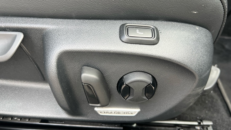 Used Volkswagen Passat 2025 for sale - 76869951: Photo 30