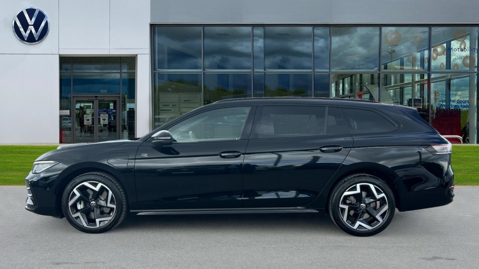 Used Volkswagen Passat 2025 for sale - 76869951: Photo 9