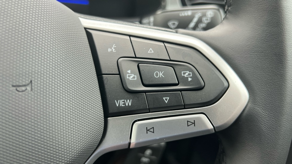 Used Volkswagen T-Roc 2024 for sale - 76479654: Photo 30