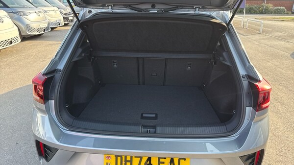 Used Volkswagen T-Roc 2025 for sale - 75684626: Photo 16