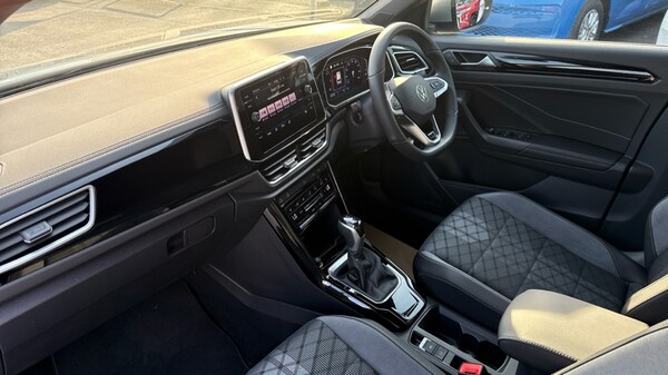 Used Volkswagen T-Roc 2025 for sale - 75684626: Photo 2