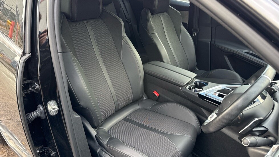 Used Peugeot 3008 2024 for sale - 76372781: Photo 34