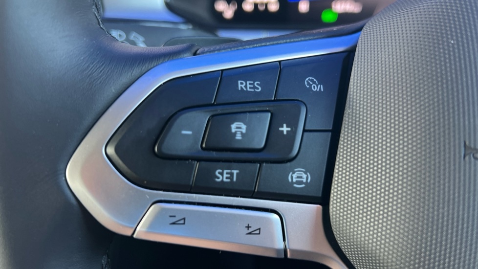 Used Volkswagen T-Roc 2025 for sale - 76868448: Photo 24