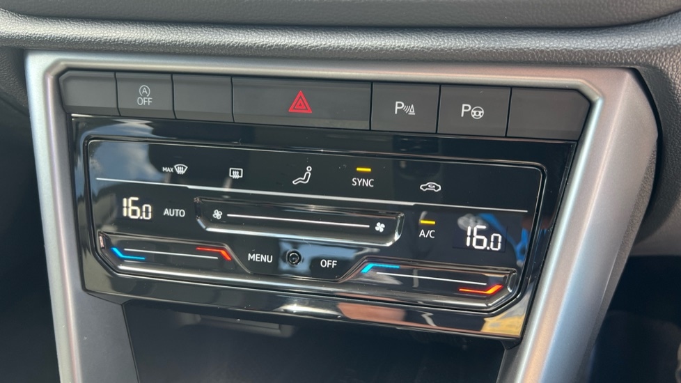 Used Volkswagen T-Roc 2025 for sale - 76868448: Photo 30