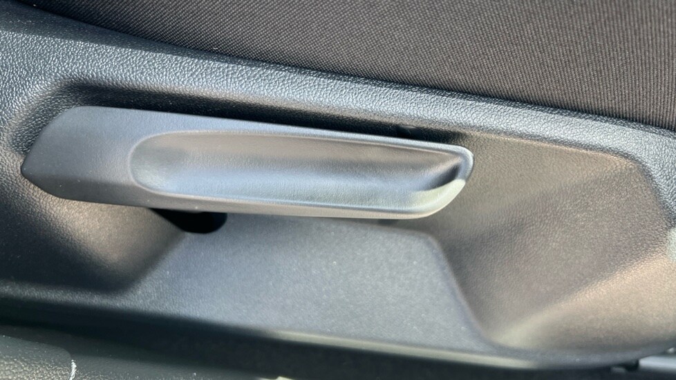 Used Volkswagen T-Roc 2025 for sale - 76868448: Photo 34