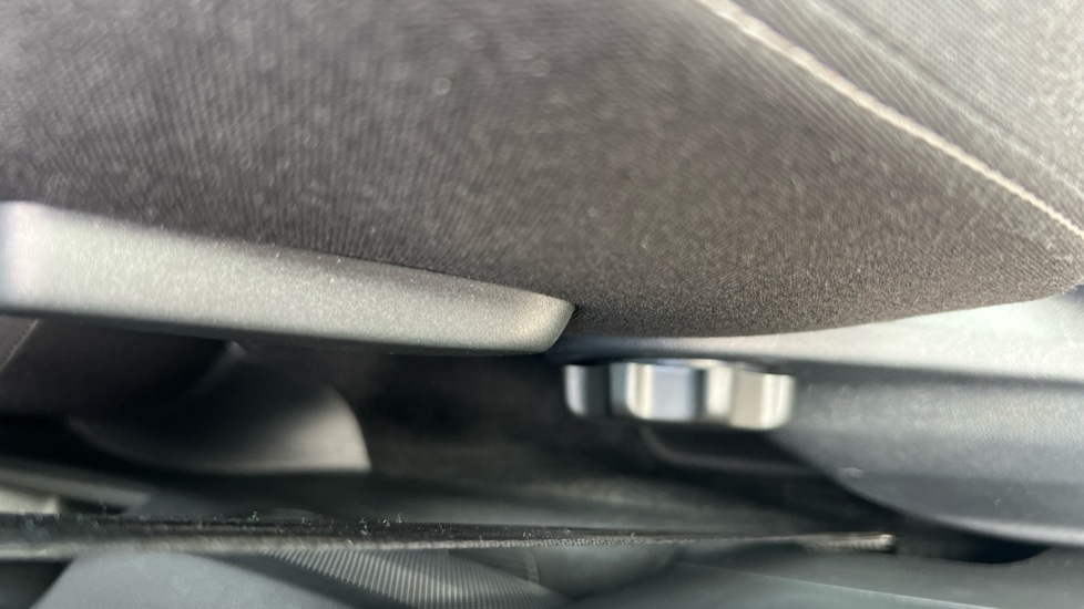 Used Volkswagen T-Roc 2025 for sale - 76868448: Photo 41