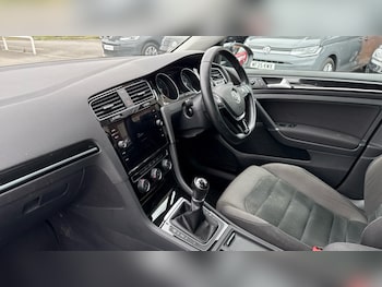 Used Volkswagen Golf 2018 for sale - 75484448: Photo